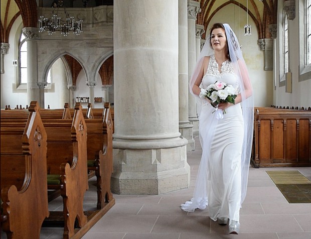 Anna Aliena music video Sanjam