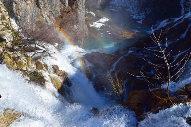 Plitvice in the music video "Sanjam" by Anna Aliena